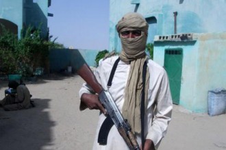 Guerre au Mali : Importants mouvements islamistes à  la frontière algérienne